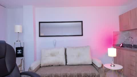 Corina White online show from September 29, 1:27 pm