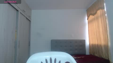 Snapshot of couple_sexandlove chatting on October 7, 12:42 pm EMILY online show from October 7, 12:42 pm