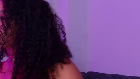 Laura  online show from December 1, 10:01 pm