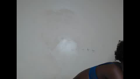 Snapshot of creamybabee chatting on March 5, 8:44 pm queen online show from March 5, 8:44 pm