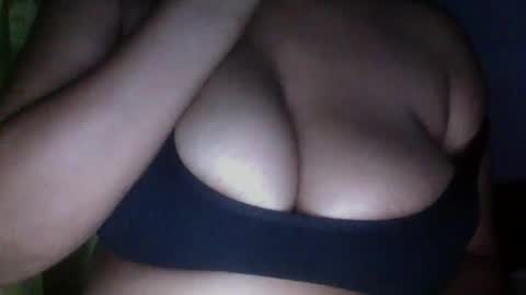 Snapshot of creamycocobabe chatting on February 6, 12:15 pm CreamyCocoBabe online show from February 6, 12:15 pm