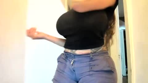 CreamyExotica online show from August 8, 3:58 am
