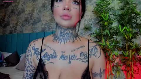 Sophie online show from June 7, 1:07 pm