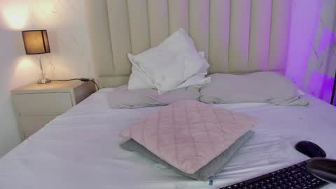 Cristal   online show from April 18, 7:07 pm