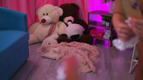 Crissy online show from April 25, 12:41 pm