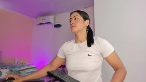 Snapshot of cristal_crossfit chatting on September 24, 10:36 am Cristal online show from September 24, 10:36 am