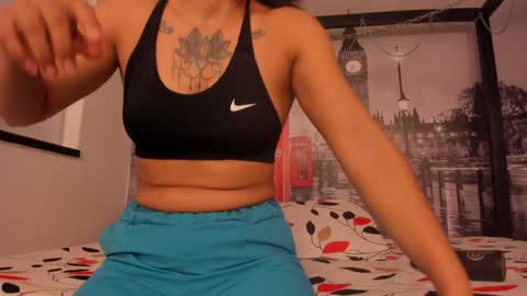 Snapshot of cristal_crossfit chatting on December 5, 10:12 am Cristal online show from December 5, 10:12 am