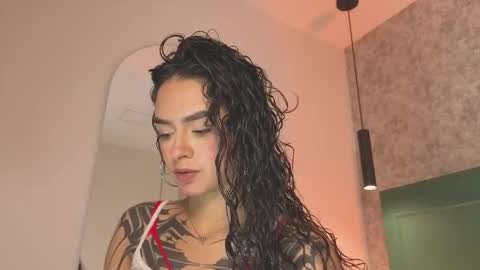 Snapshot of cristal_roberts_ chatting on October 10, 1:38 pm Cristal online show from October 10, 1:38 pm