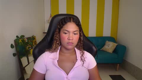 Snapshot of cristal_war chatting on October 19, 11:07 pm Cristal online show from October 19, 11:07 pm