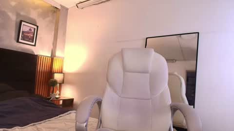 cristalbm_ online show from July 16, 10:47 pm