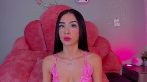Snapshot of cristalcornner_ chatting on January 12, 11:39 am Nicole Connection time 220pm-910pmCol online show from January 12, 11:39 am
