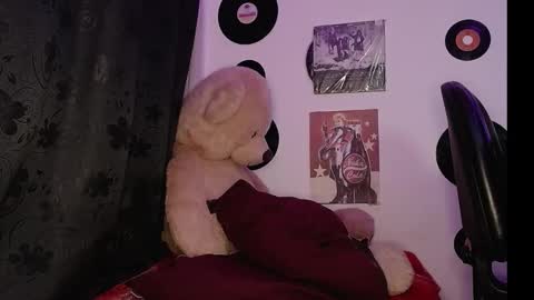 Snapshot of cristin_moon chatting on October 9, 10:36 pm Christina online show from October 9, 10:36 pm
