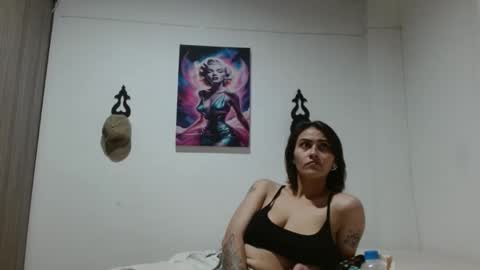 Crystal Blaze online show from April 21, 2:51 am