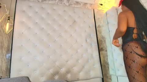 Crystal online show from April 16, 9:39 pm