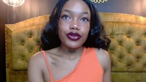 Snapshot of crystalbrooke3x chatting on December 15, 8:25 pm Crystal online show from December 15, 8:25 pm