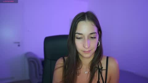 Crystalbrunette18 online show from April 17, 9:50 pm