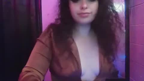 crystalhouse444 online show from July 6, 8:08 am