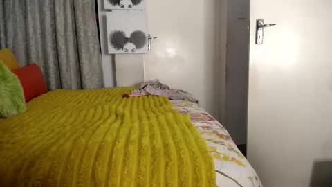 crystaljes online show from October 29, 6:10 pm