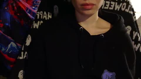 Angela online show from October 27, 2:01 pm