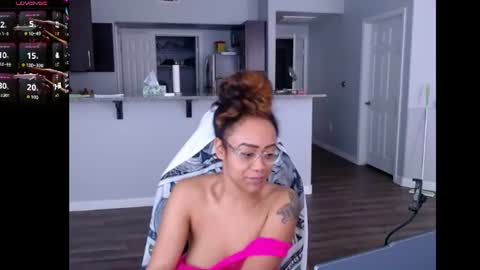 Nia Reese online show from June 9, 7:57 pm
