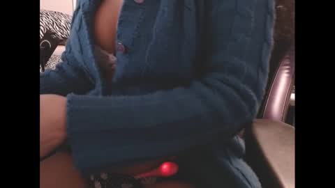 Nia Reese online show from January 13, 4:00 pm