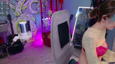 CUMpotikEve online show from April 21, 3:24 am