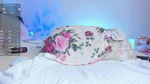 Linnette online show from May 31, 6:09 pm
