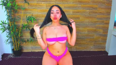 cupcakeizzy online show from April 9, 5:10 am