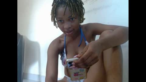 Snapshot of cupidxdoll chatting on February 6, 12:15 pm cupidxdoll online show from February 6, 12:15 pm