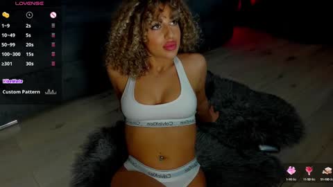 Snapshot of curlyanto chatting on December 26, 11:57 pm Antonia online show from December 26, 11:57 pm