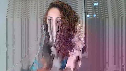 Snapshot of curlygirl35 chatting on December 14, 9:24 pm Valentina online show from December 14, 9:24 pm