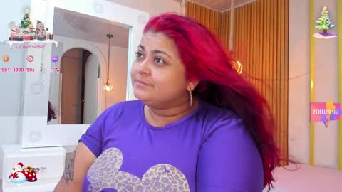 Snapshot of curvy_beauty_ chatting on December 17, 11:17 am Hanna online show from December 17, 11:17 am