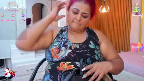 Snapshot of curvy_beauty_ chatting on December 20, 11:21 am Hanna online show from December 20, 11:21 am