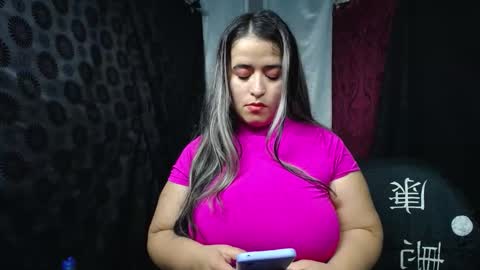 Snapshot of curvy_emma0 chatting on October 14, 10:34 pm Emma online show from October 14, 10:34 pm
