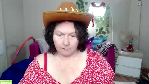 curvy_girlz online show from December 20, 6:34 pm