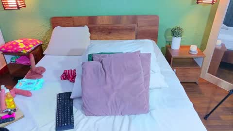 Danna online show from April 19, 1:22 pm