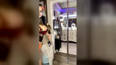 curvyfunlover online show from March 21, 11:48 am