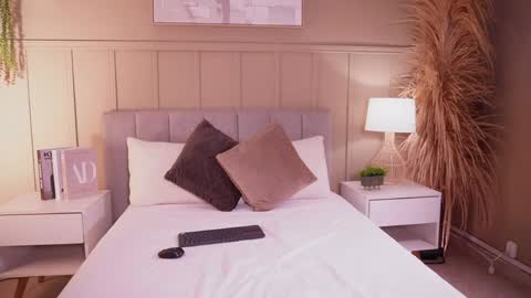 Samantha online show from April 10, 5:41 pm