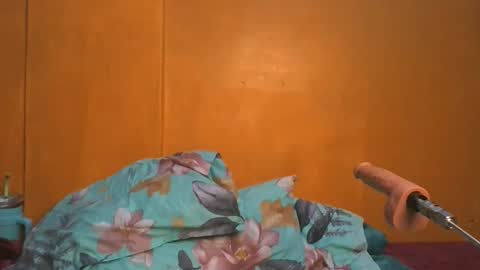 curvylyin online show from November 9, 1:18 pm