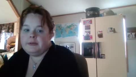 Snapshot of curvyplayday chatting on February 1, 9:19 pm dahlia -kim online show from February 1, 9:19 pm