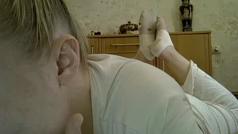 Curvy online show from April 25, 1:41 pm