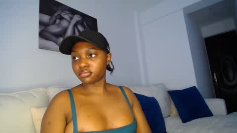 Snapshot of cute_ass18 chatting on February 13, 11:50 am Liya online show from February 13, 11:50 am