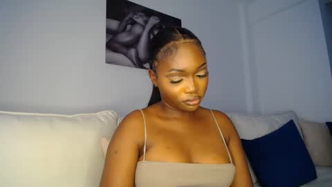 Snapshot of cute_ass18 chatting on February 11, 8:05 am Liya online show from February 11, 8:05 am