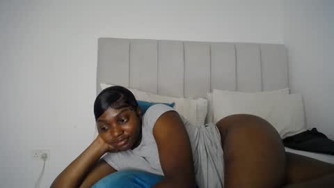 Snapshot of cute_ass18 chatting on September 16, 8:06 pm Liya online show from September 16, 8:06 pm