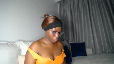 Liya online show from April 22, 1:35 am