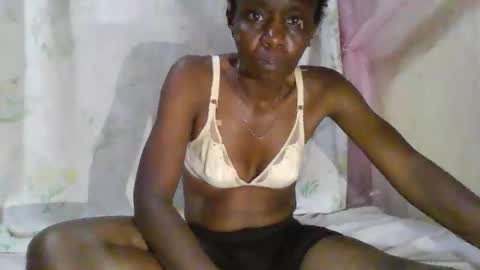 Snapshot of cute_divah4 chatting on October 6, 12:11 pm cute_divah4 online show from October 6, 12:11 pm