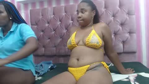 cute_ebony_18_ online show from May 8, 6:21 pm