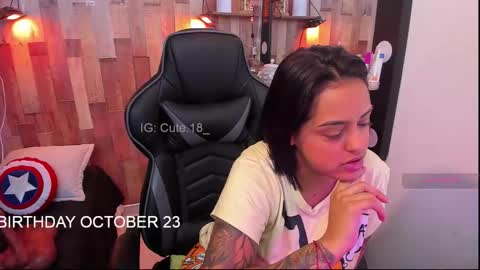 Snapshot of cute_elii chatting on October 13, 8:00 pm Independent Model online show from October 13, 8:00 pm