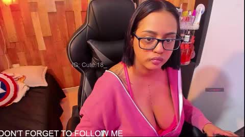 Snapshot of cute_elii chatting on October 3, 11:32 pm Independent Model online show from October 3, 11:32 pm