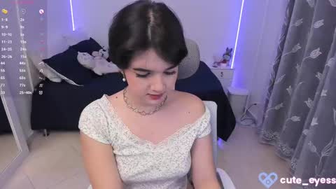 Snapshot of cute_eyess chatting on October 1, 8:25 pm Cute online show from October 1, 8:25 pm